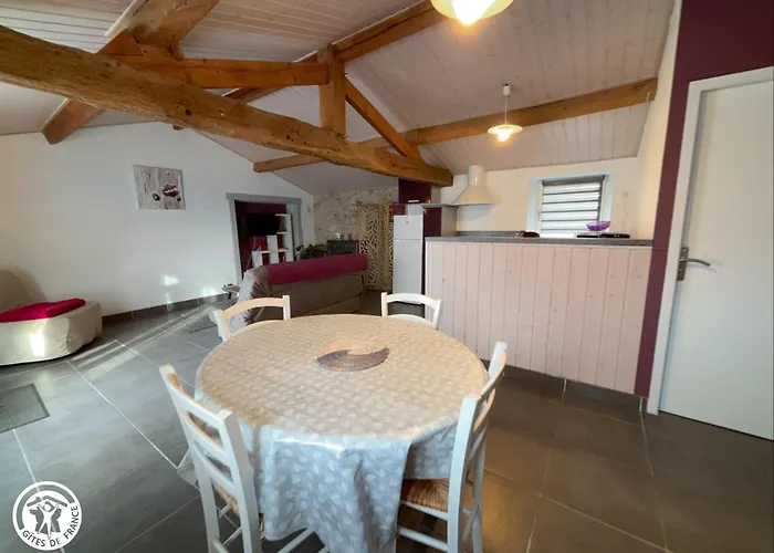 2 Pers Avec Terrasse Privative Et Proche Velo Rail - Fr-1-426-466 *