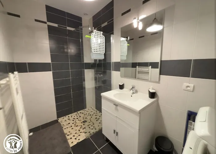 2 Pers Avec Terrasse Privative Et Proche Vélo Rail - Fr-1-426-466 *